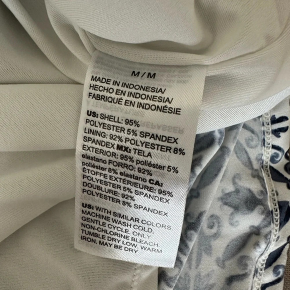 White House Black Market Women's Medium Blue and White Sleeveless Top - Picture 4 of 5